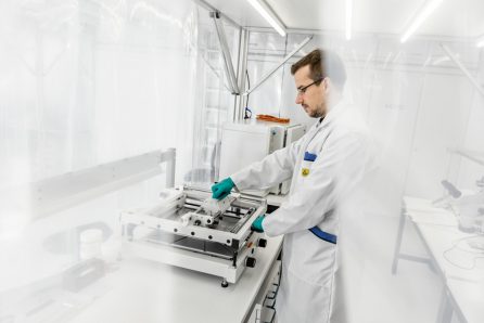 Fotogalerie-Industrie Wissenschaftler Reinraum